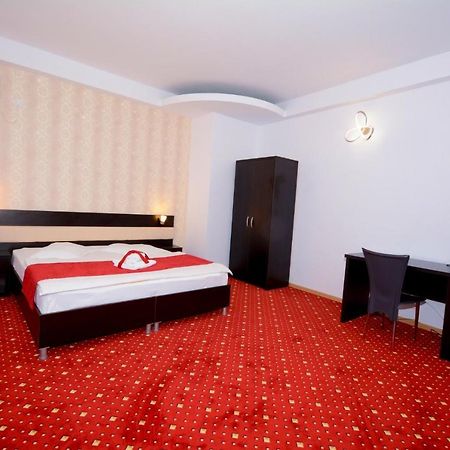 Hotel Magic - City Center Pitesti Exterior photo