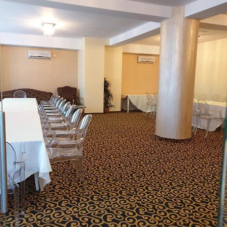 Hotel Magic - City Center Pitesti Exterior photo
