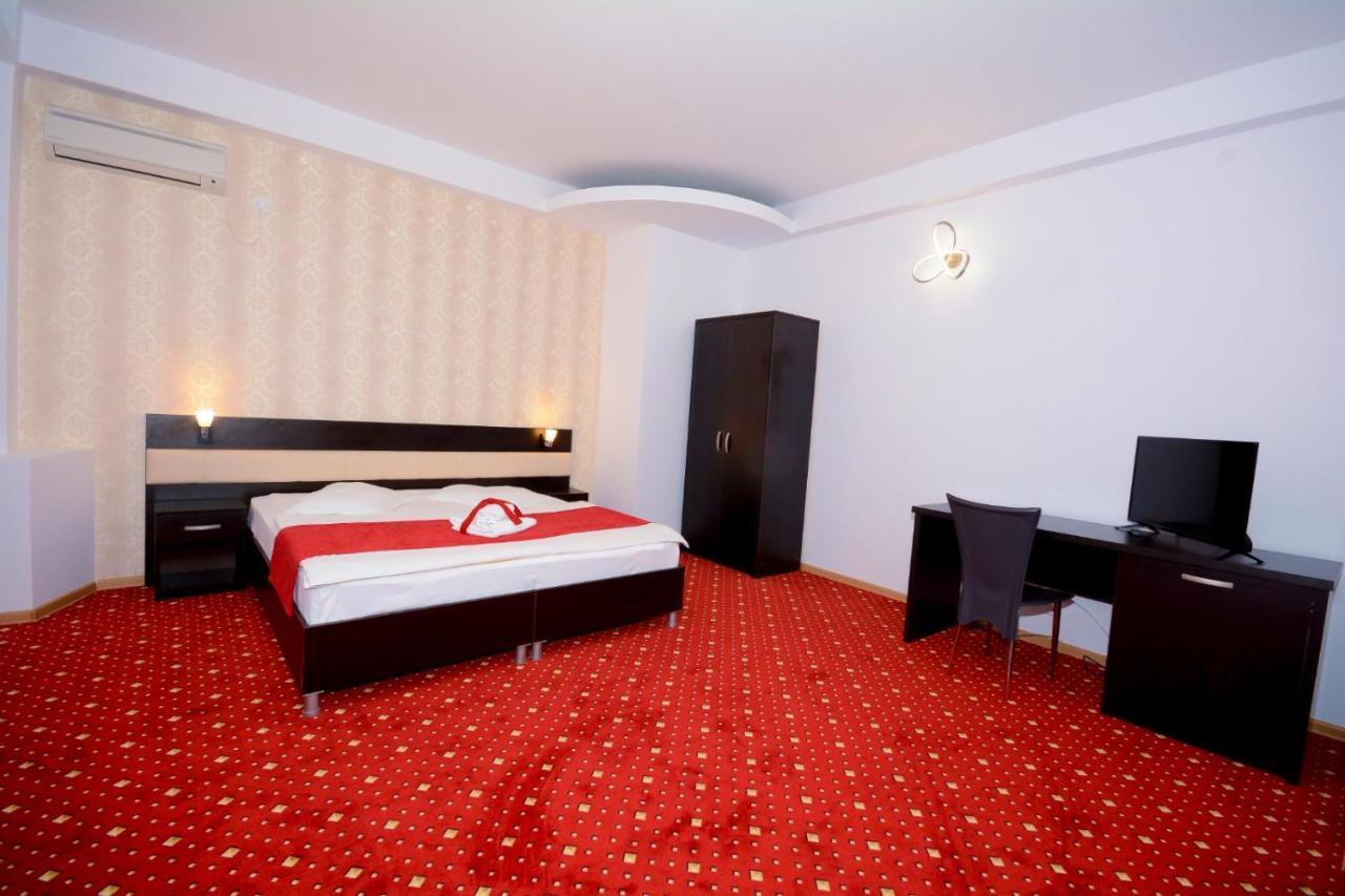 Hotel Magic - City Center Pitesti Exterior photo