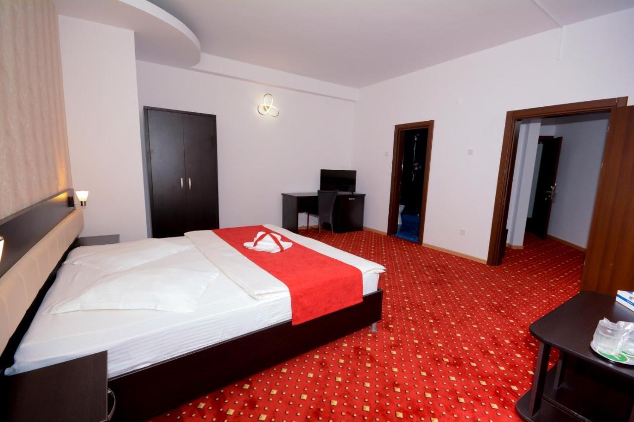 Hotel Magic - City Center Pitesti Exterior photo