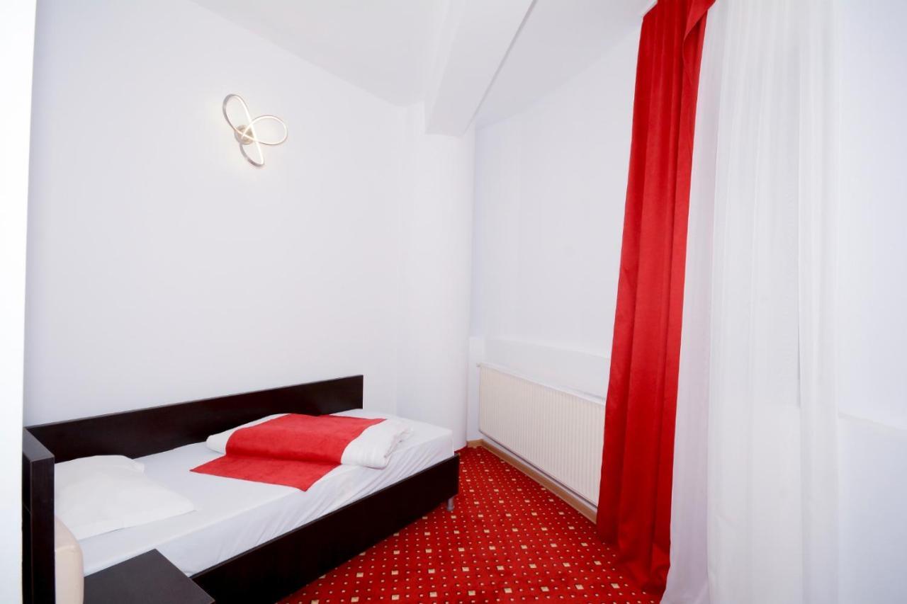 Hotel Magic - City Center Pitesti Exterior photo