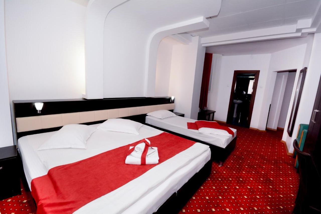 Hotel Magic - City Center Pitesti Exterior photo