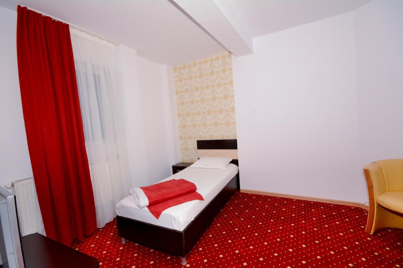 Hotel Magic - City Center Pitesti Exterior photo