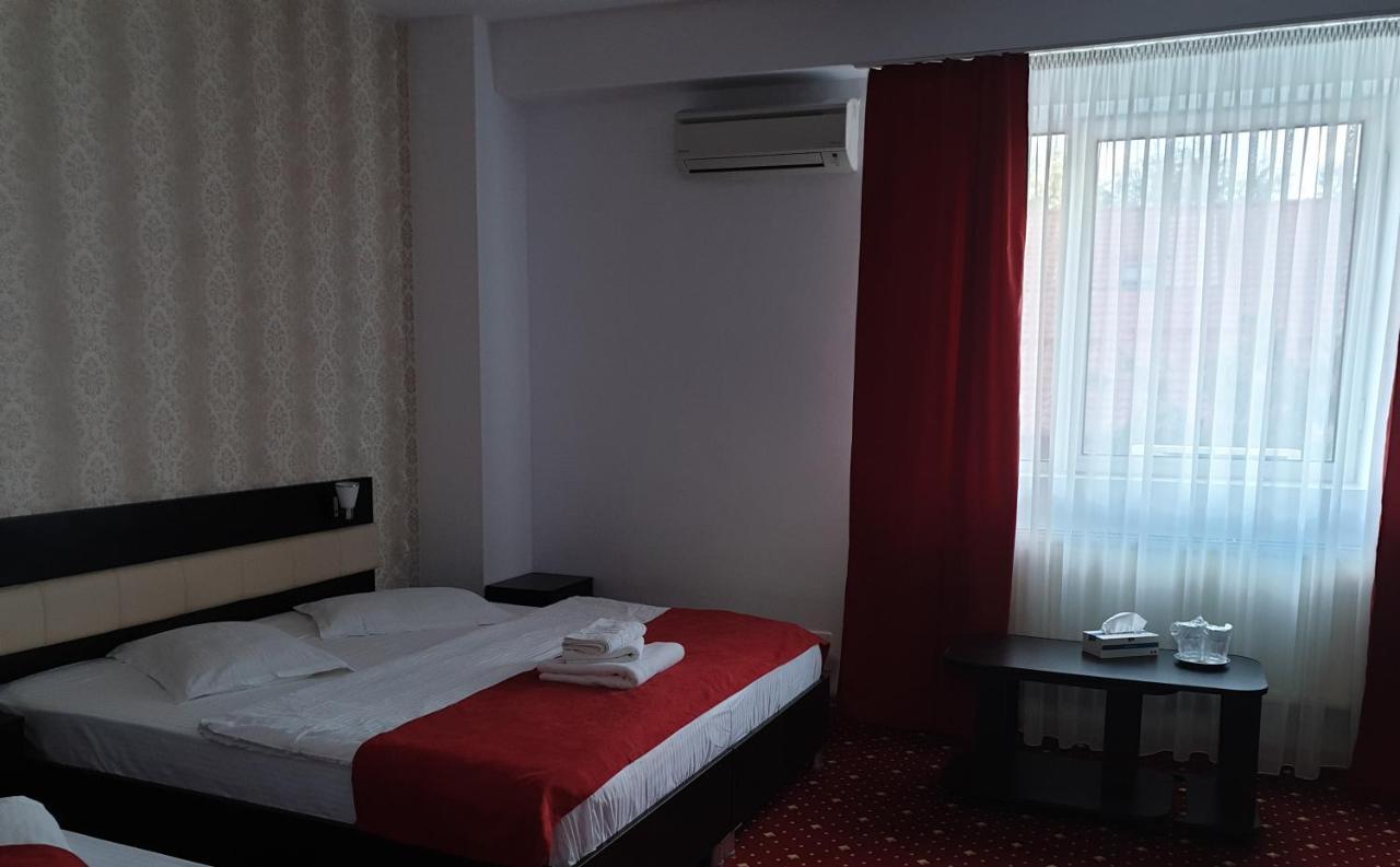 Hotel Magic - City Center Pitesti Exterior photo