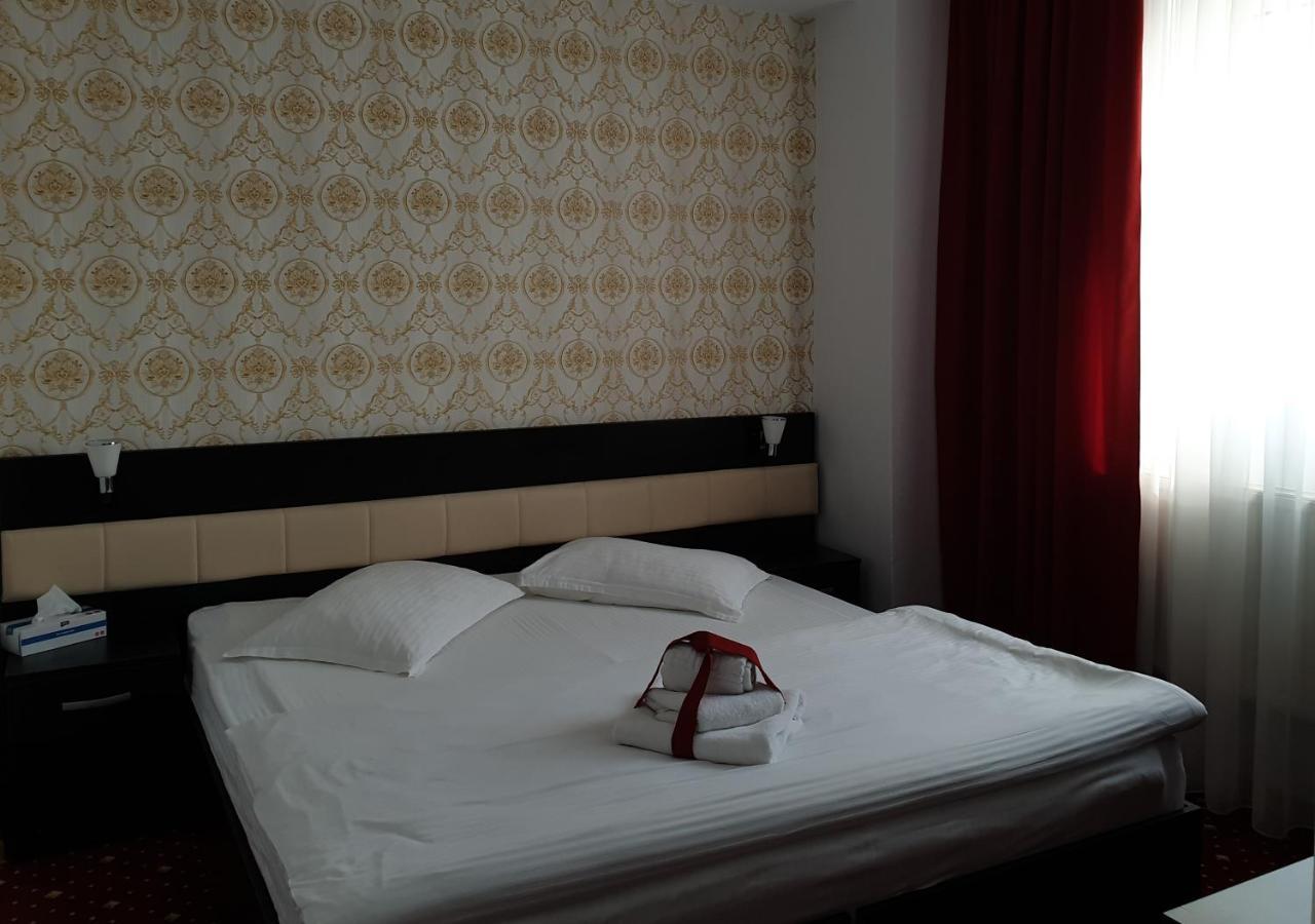 Hotel Magic - City Center Pitesti Exterior photo