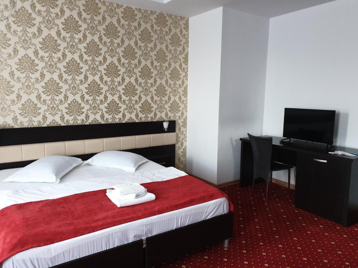 Hotel Magic - City Center Pitesti Exterior photo